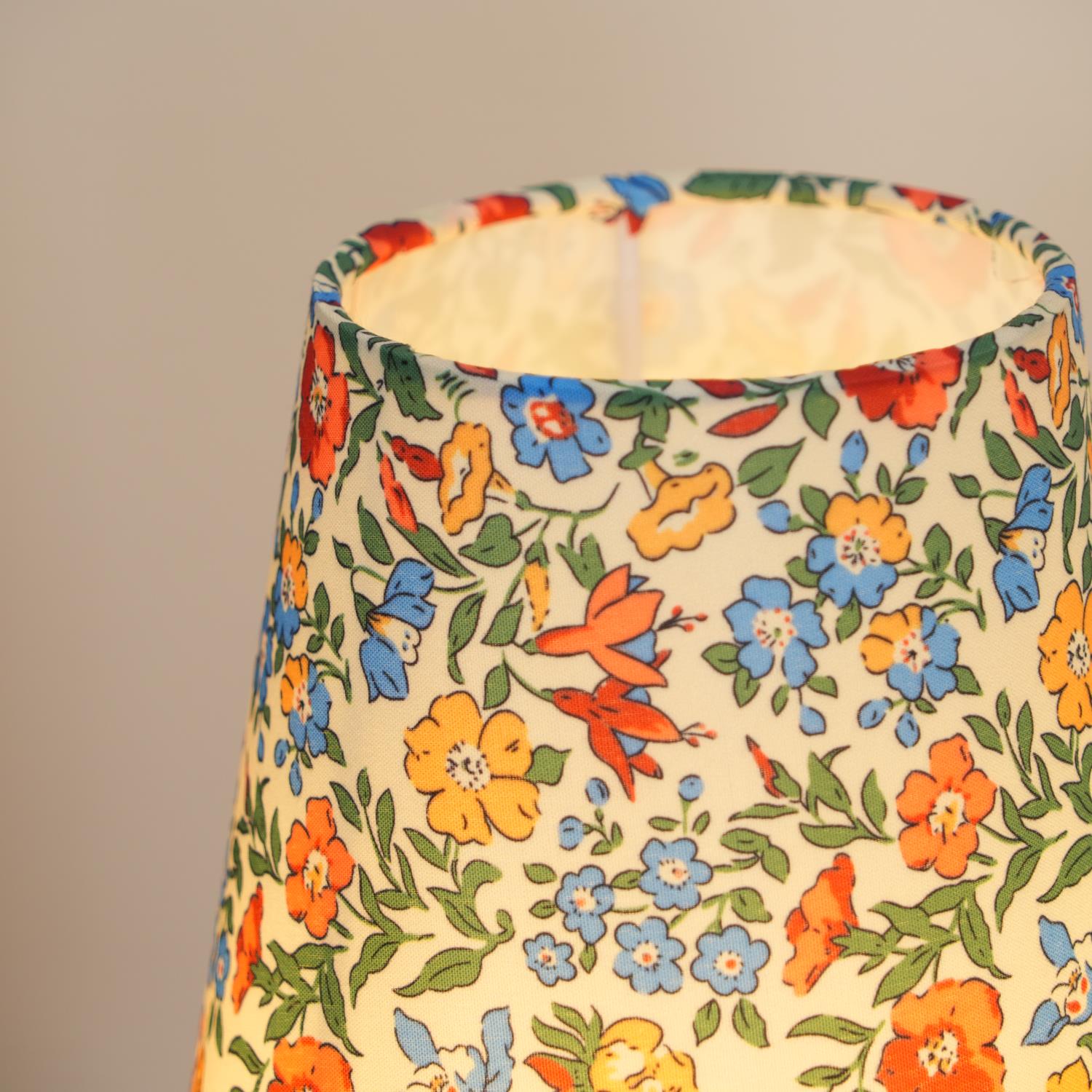 Lampada da tavolo floreale Ralinena