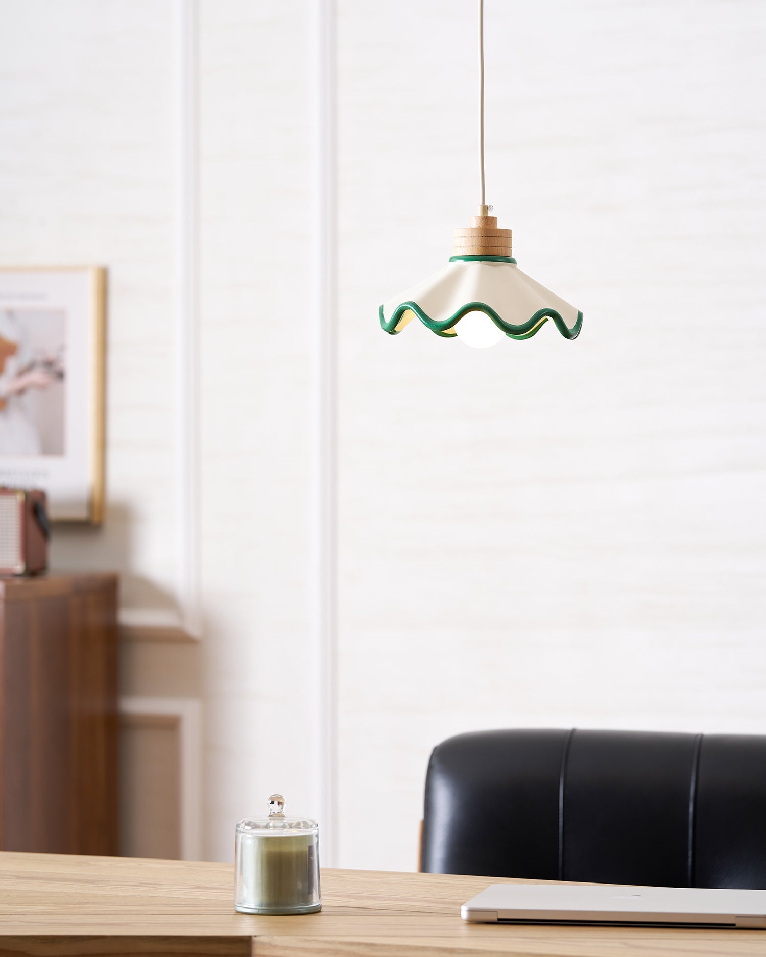 Lampada a sospensione ondulata Galinana