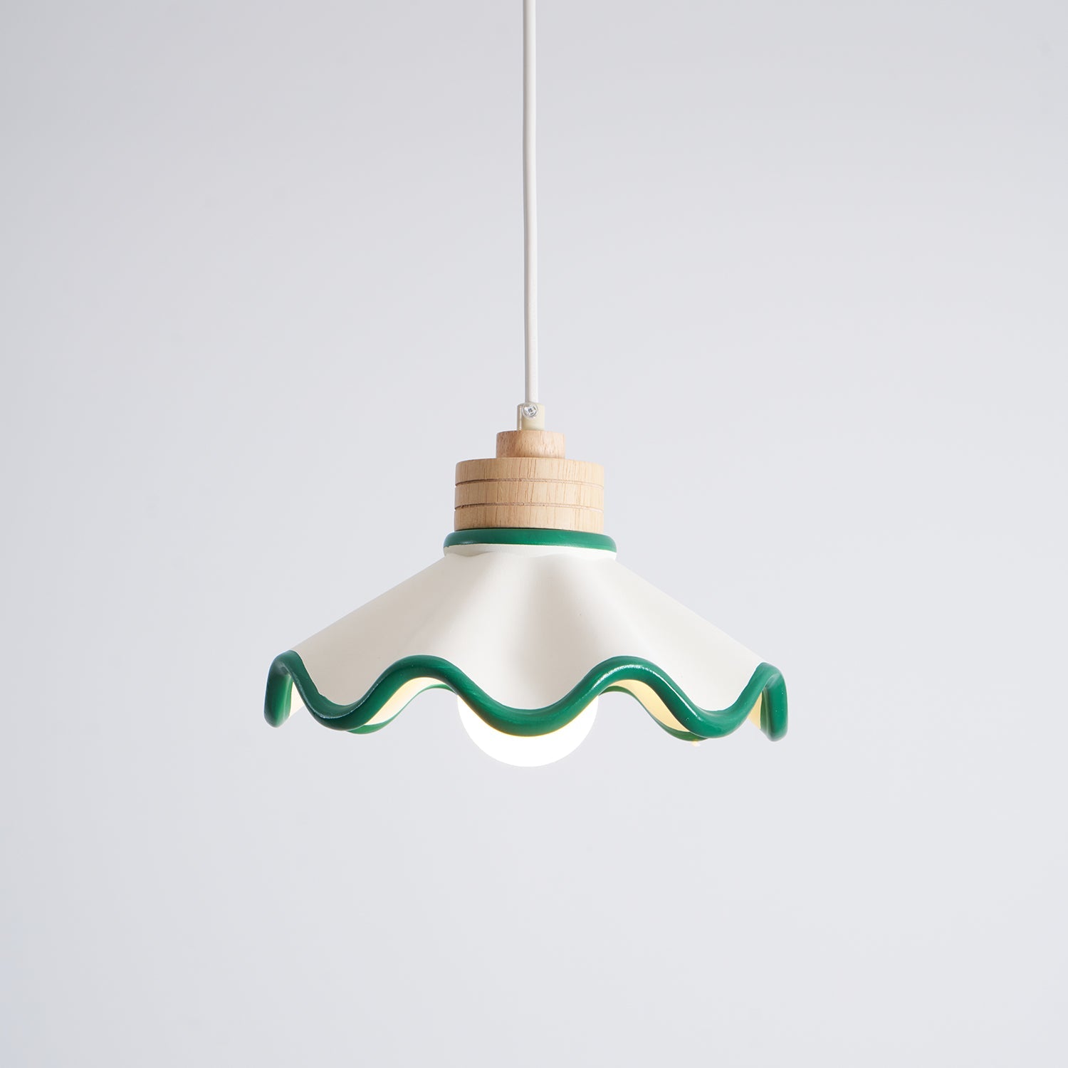 Lampada a sospensione ondulata Galinana