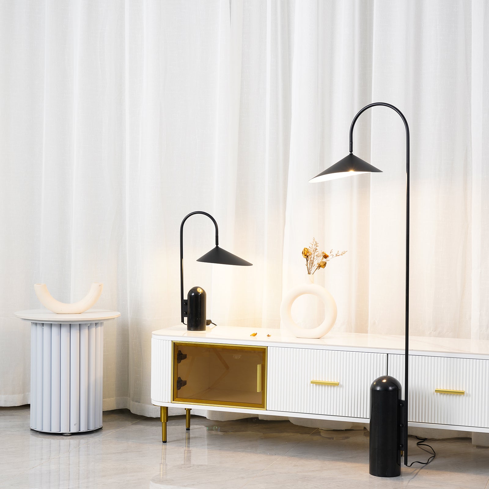 Lampada da terra minimalista Ilaleme