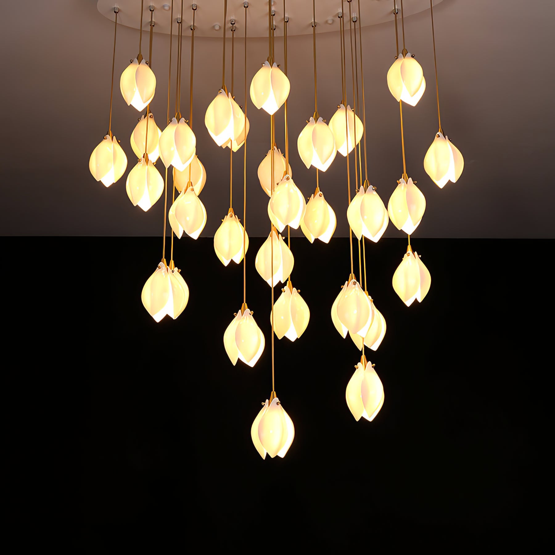 Lampada a sospensione floreale Fenoriano