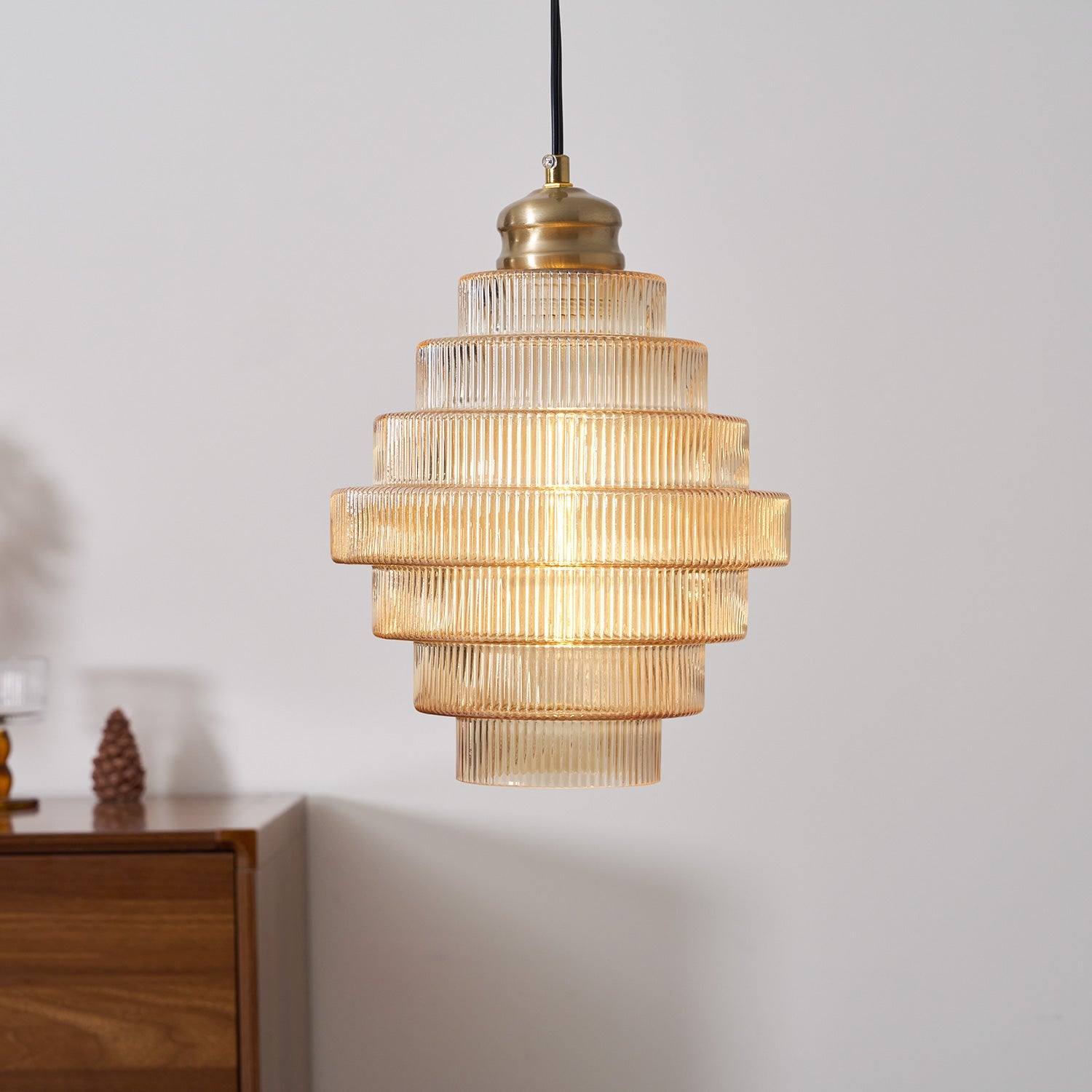 Lampada a sospensione scanalata Braua