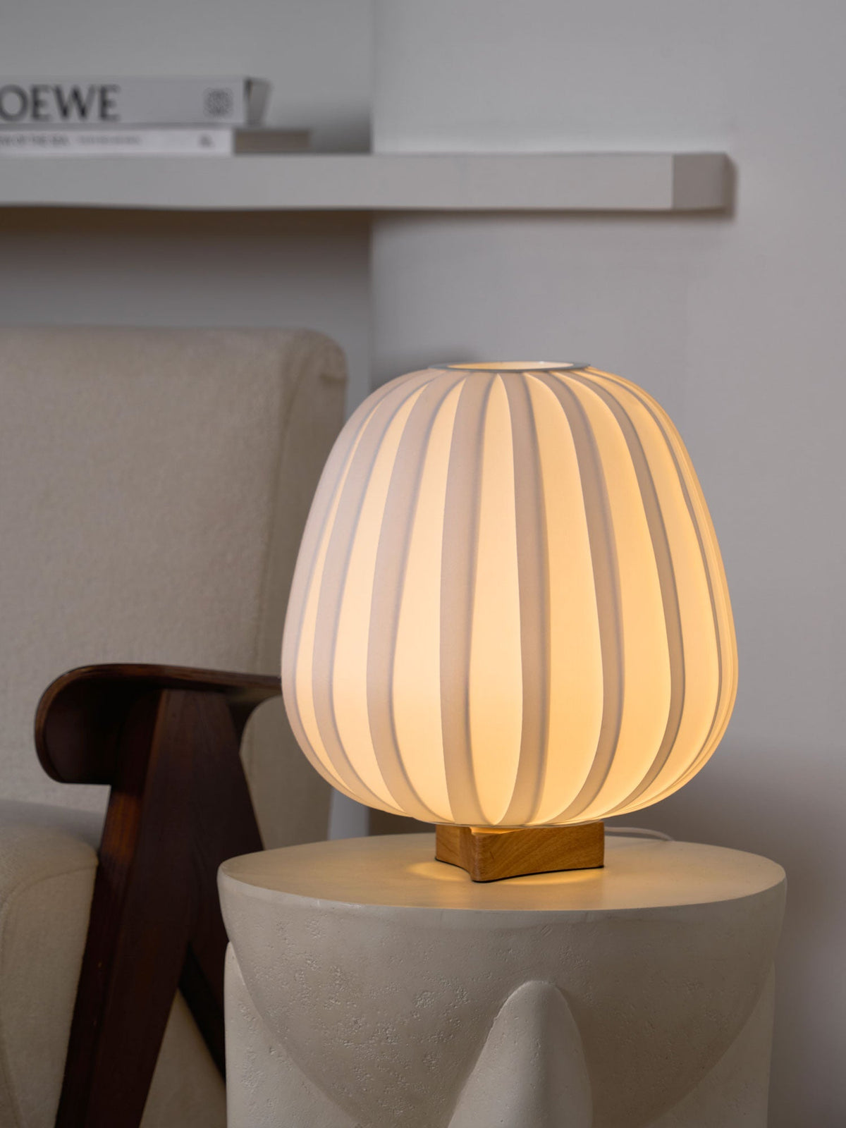 Lampada da tavolo minimalista Veniovo