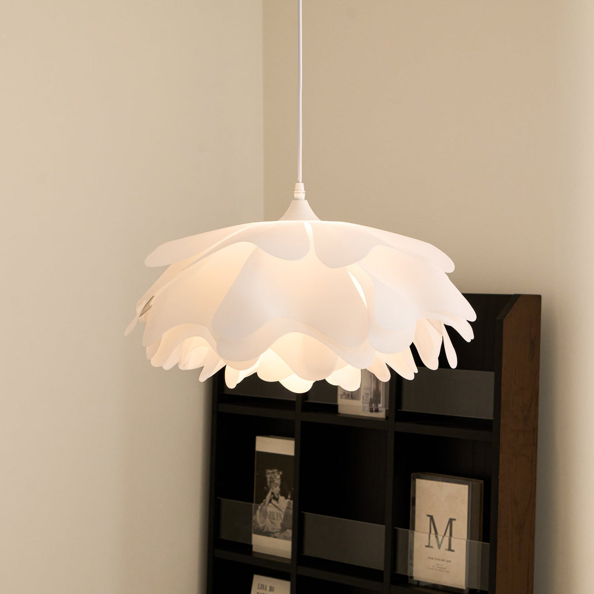 Flower Shaped White Pendant Lamp – detail 4