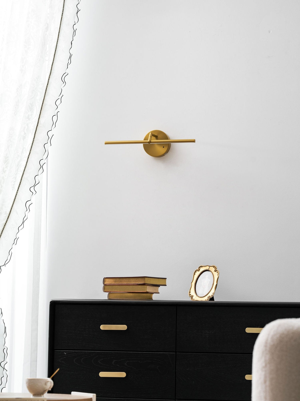 Galleria Slim Rechargeable Wall Light – detail 20