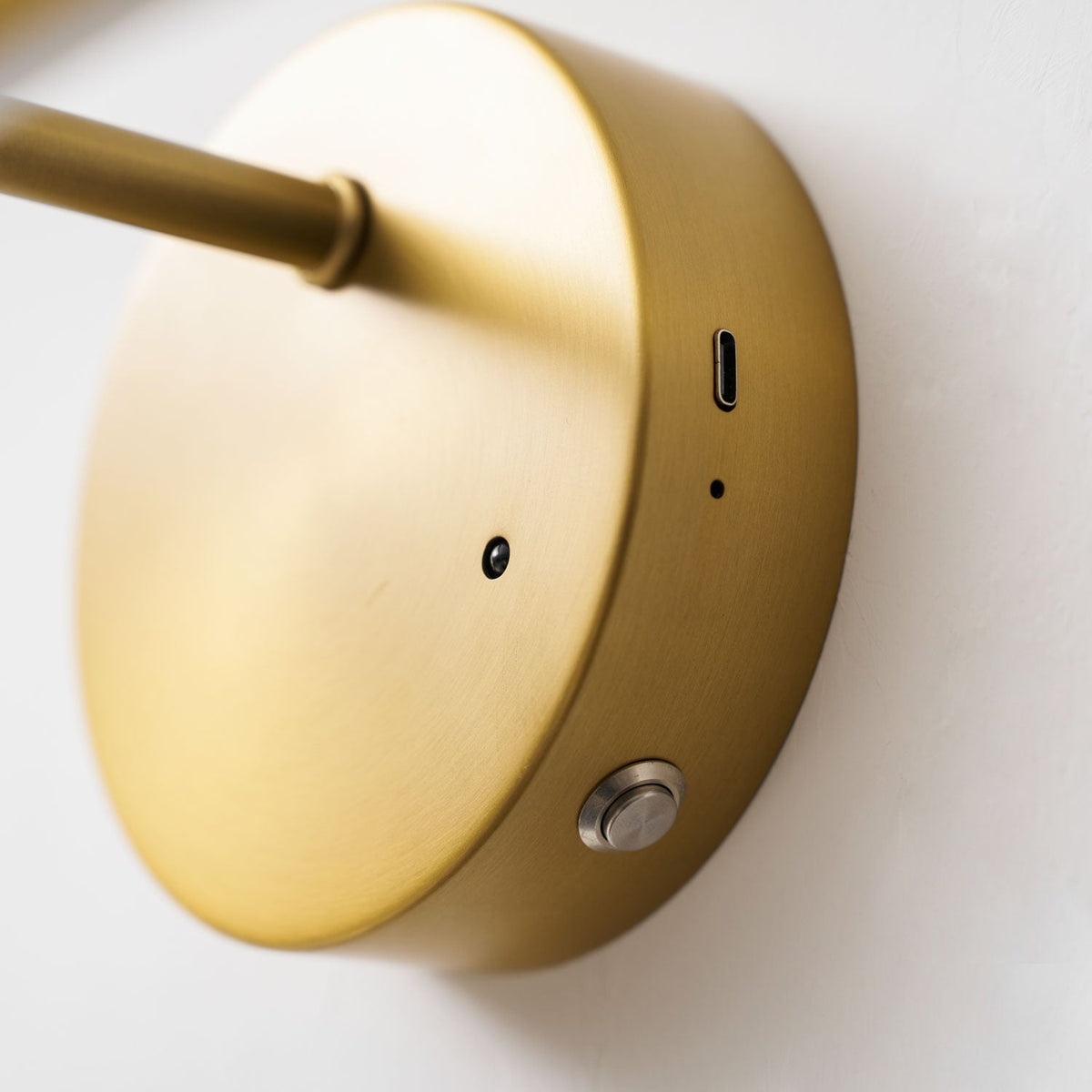 Galleria Slim Rechargeable Wall Light – detail 24