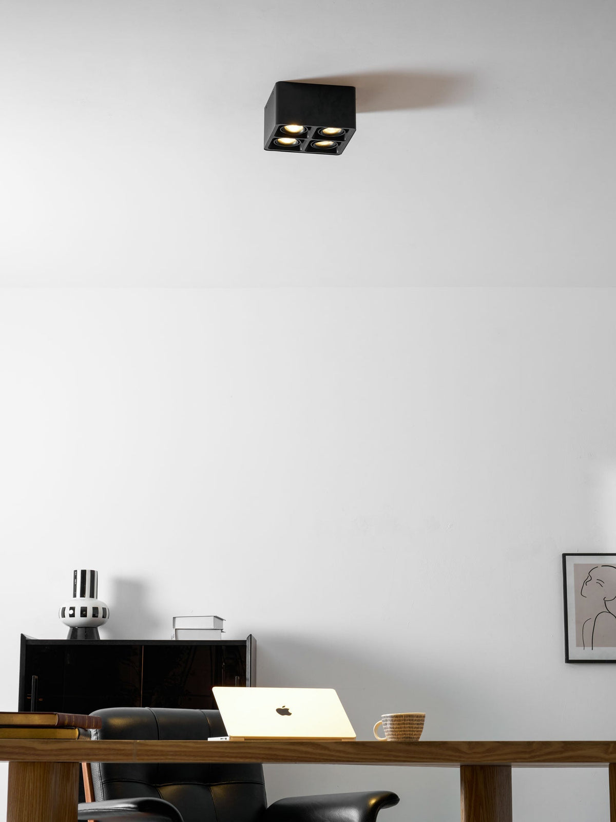 Giyan Surface Spotlight - Vakkerlight