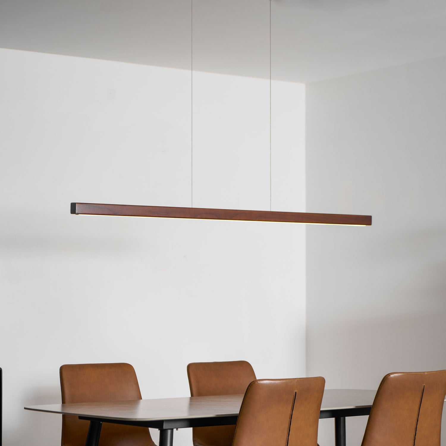 Lampada a sospensione lineare Lioriiro