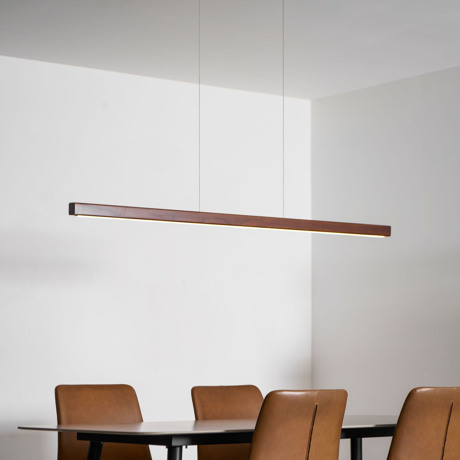 Lampada a sospensione lineare Lioriiro