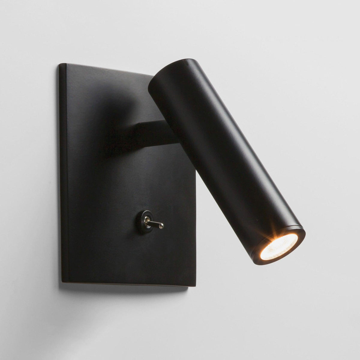 Applique da parete minimalista Giavetto