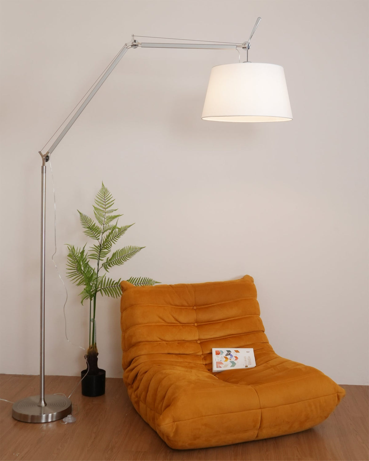 Modern Classic Floor Lamp – detail 12