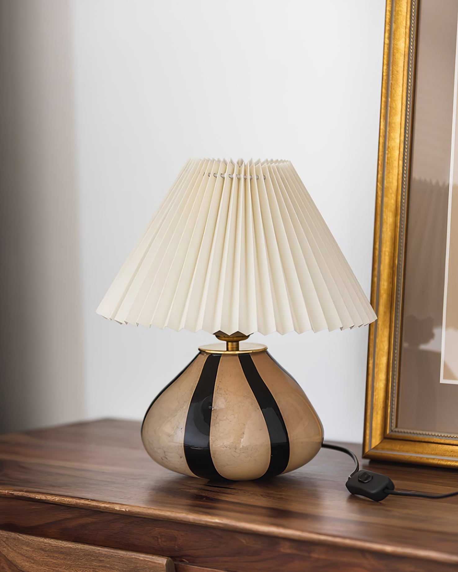 Lampada da tavolo plissettata Sanino