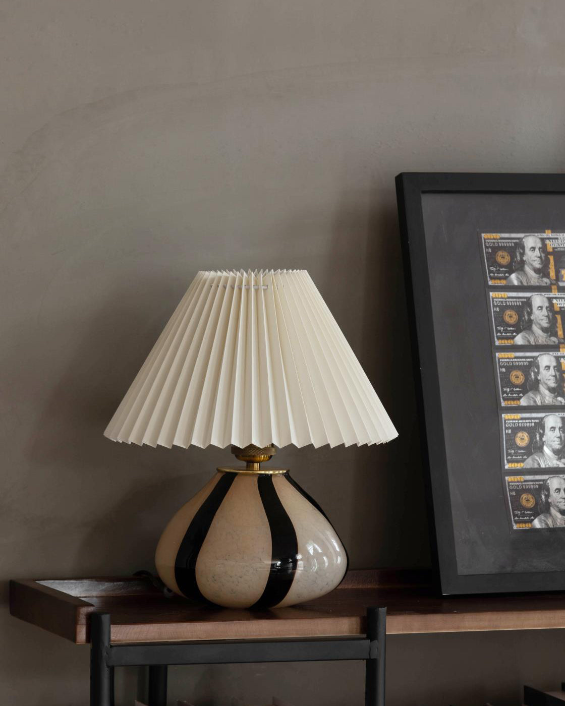 Lampada da tavolo plissettata Sanino