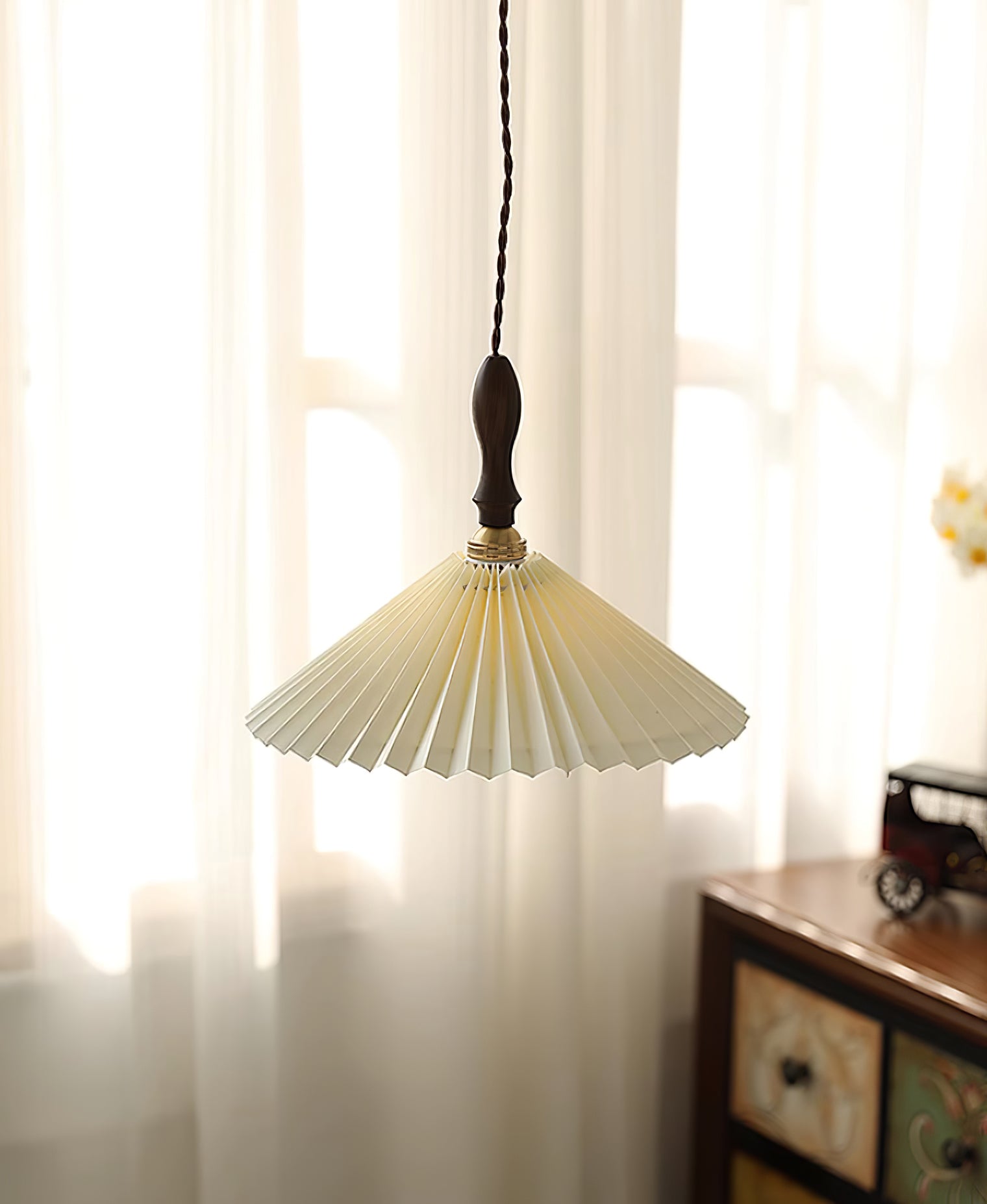 Lampada a sospensione plissettata Lavelale