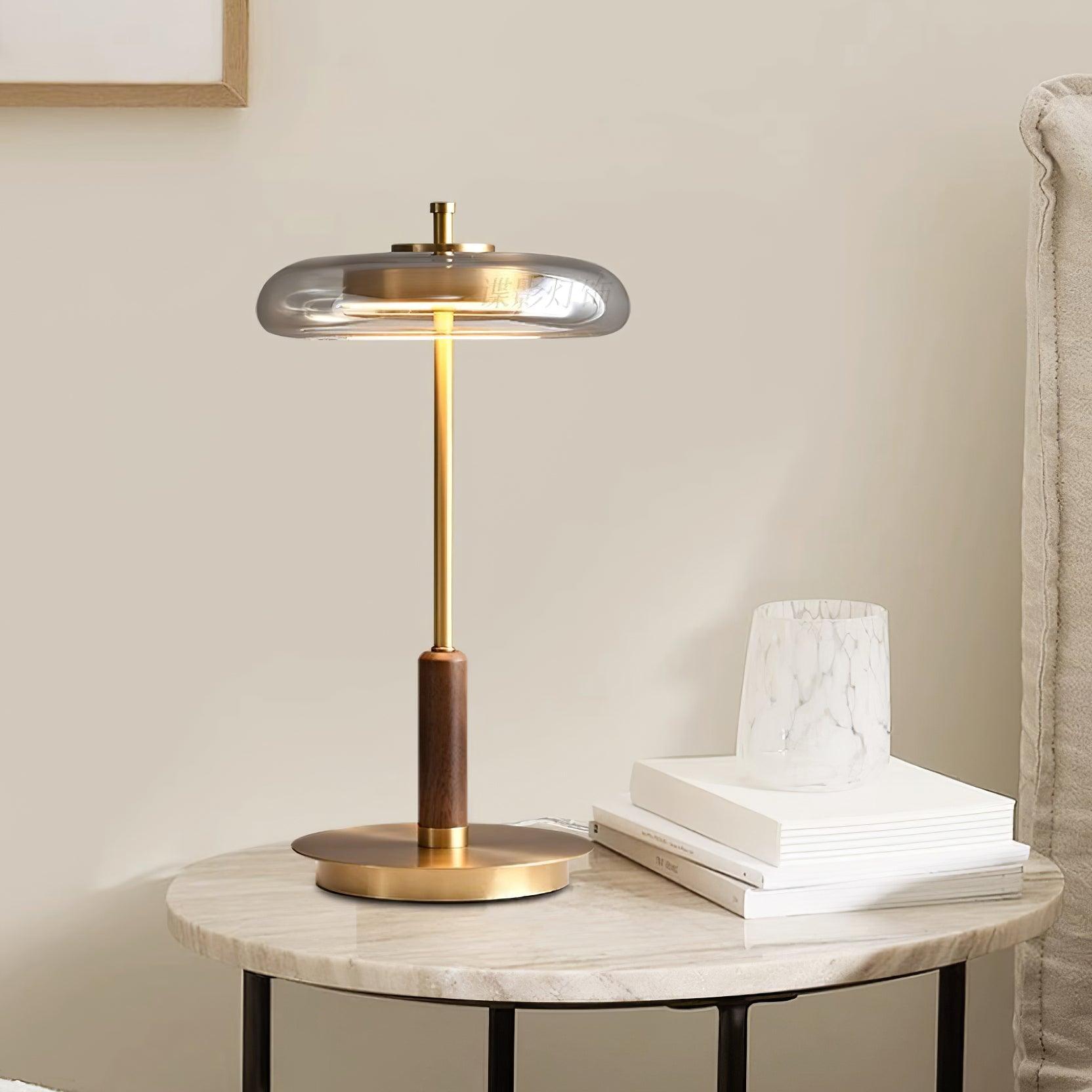 Lampada da tavolo Nelineno
