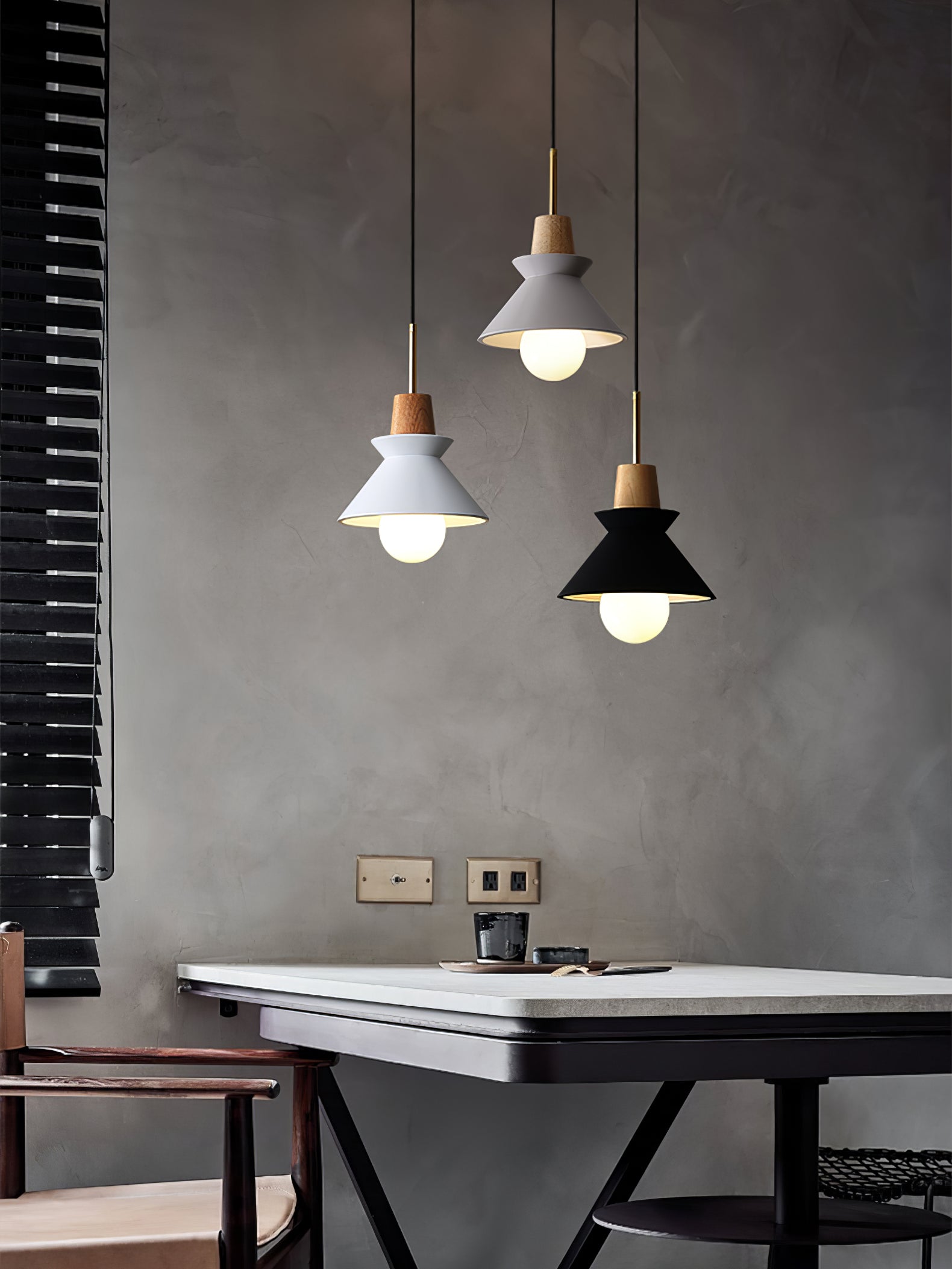 Lampada a sospensione conica Ferami