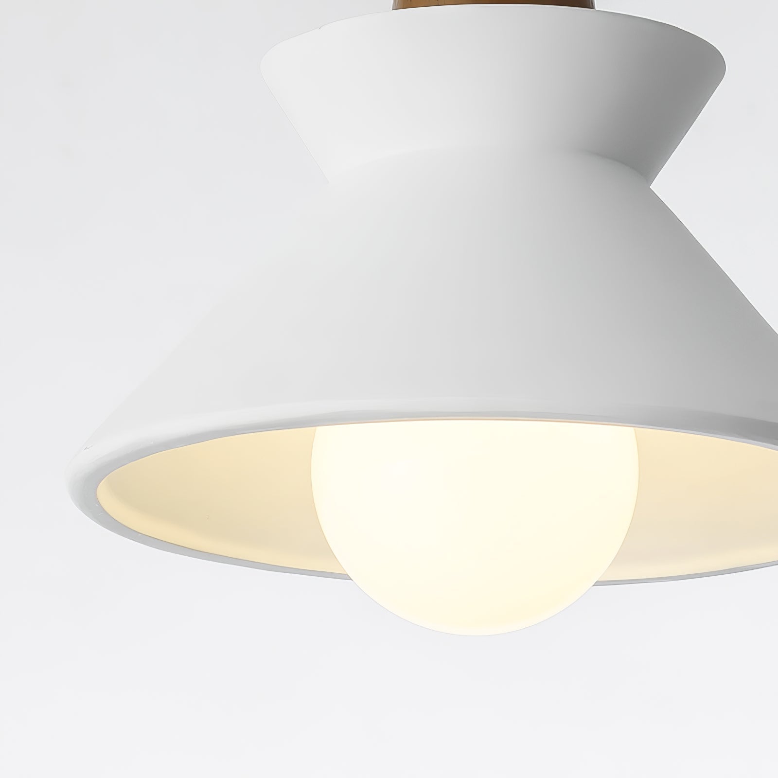 Lampada a sospensione conica Ferami