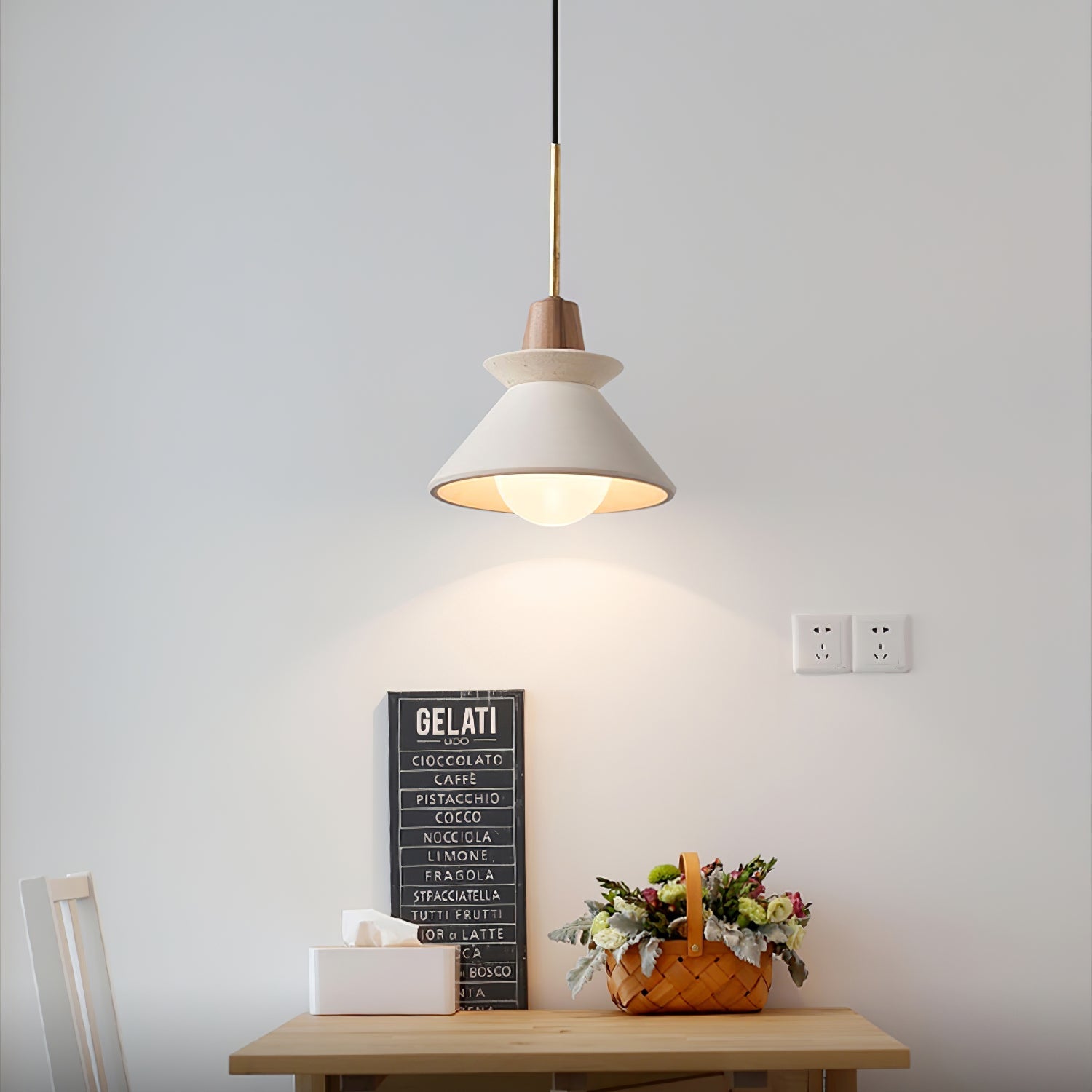 Lampada a sospensione conica Ferami