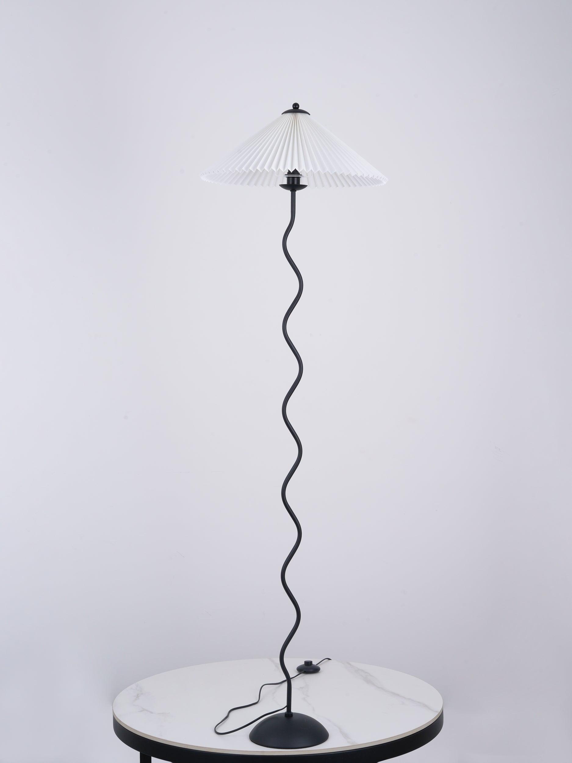 Lampada da terra ondulata Viliala