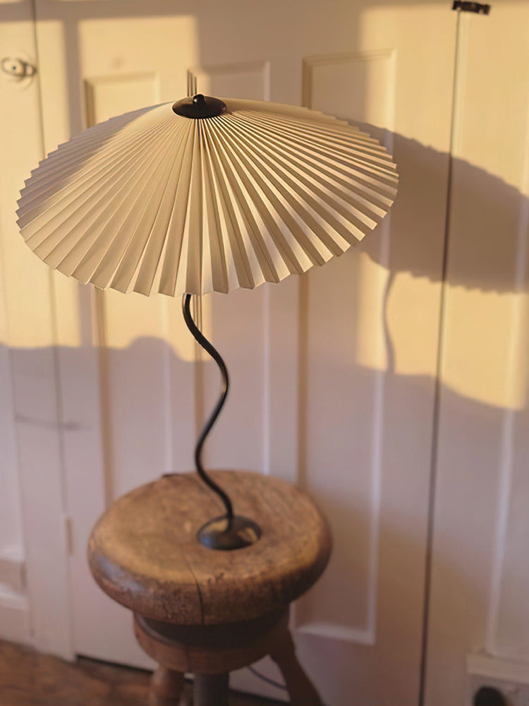 Lampada da tavolo ondulata Venelana