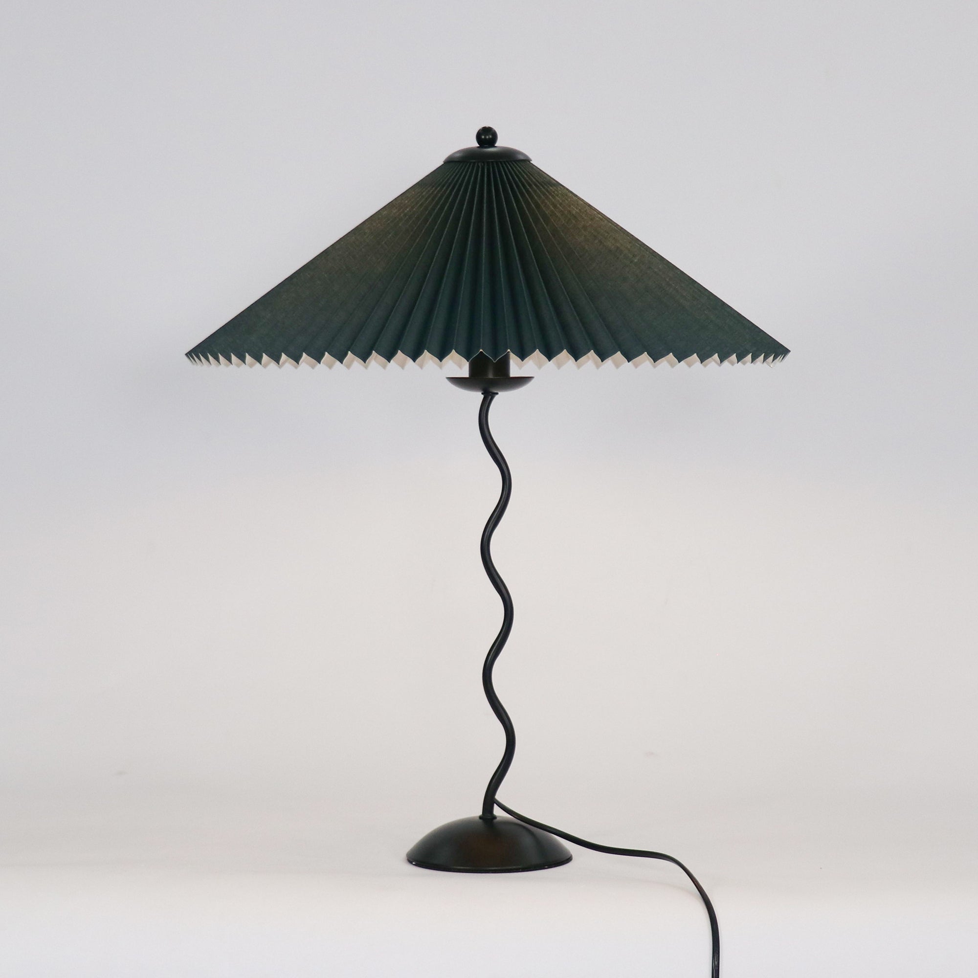 Lampada da tavolo ondulata Venelana