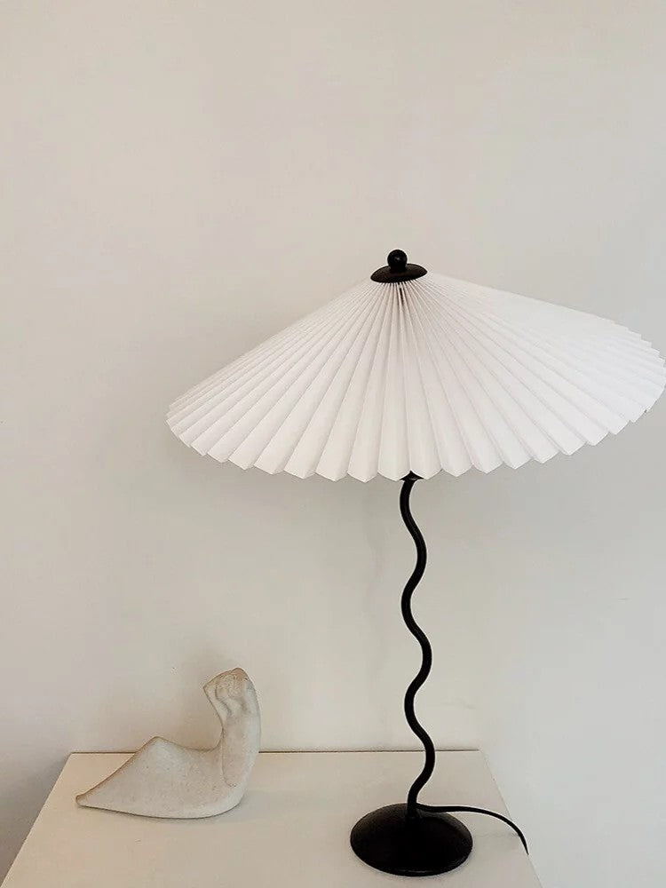 Lampada da tavolo ondulata Venelana
