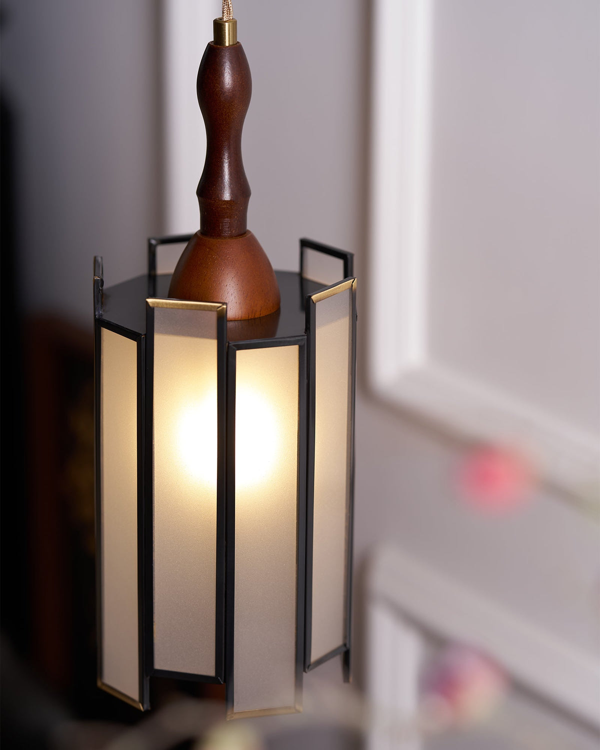 Tiffany Stained Glass Pendant Lamp - Vakkerlight