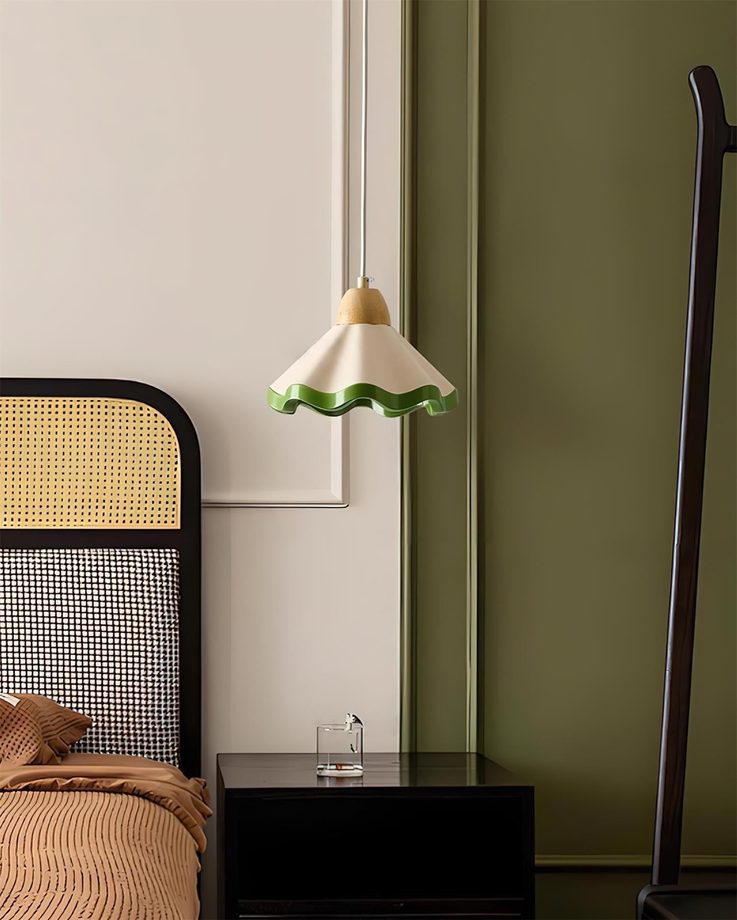Lampada a sospensione ondulata Galinana