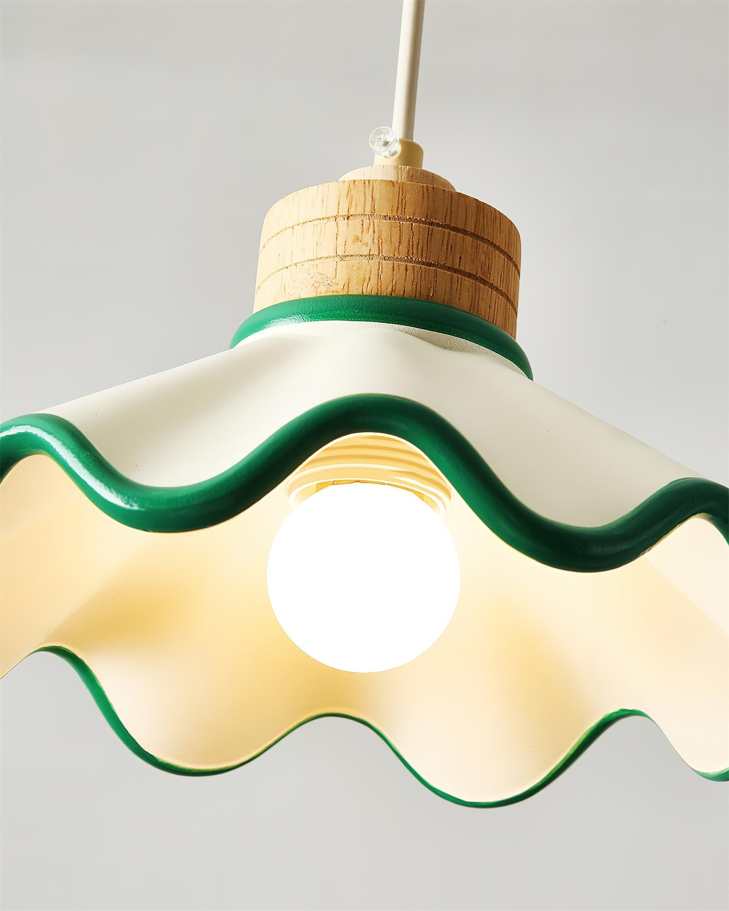 Lampada a sospensione ondulata Galinana