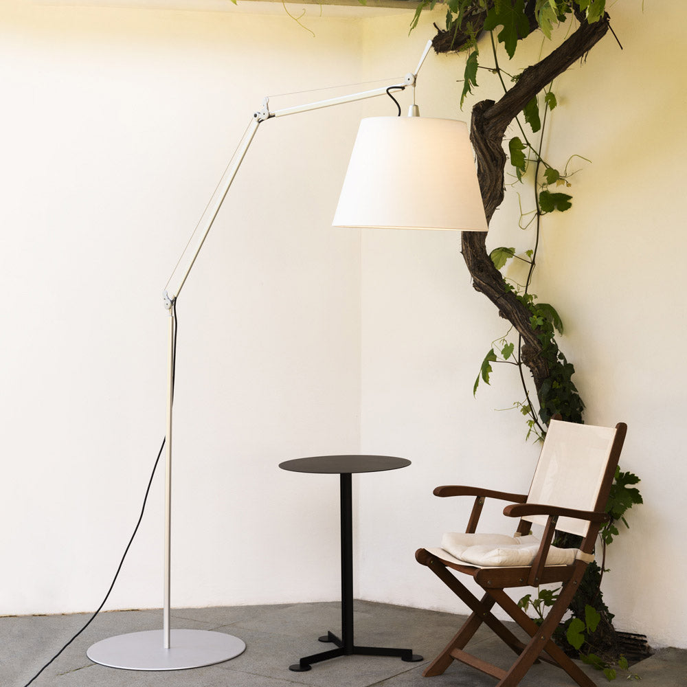 Modern Classic Floor Lamp – detail 2