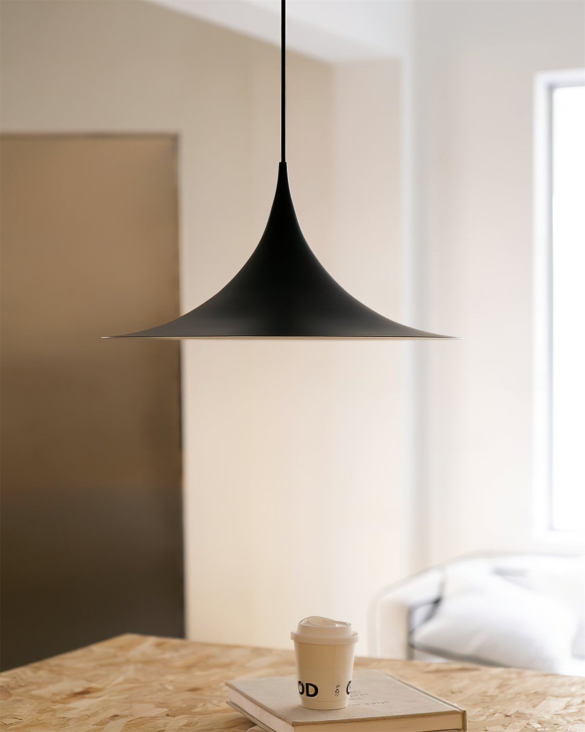 Lampada a sospensione conica Vilui