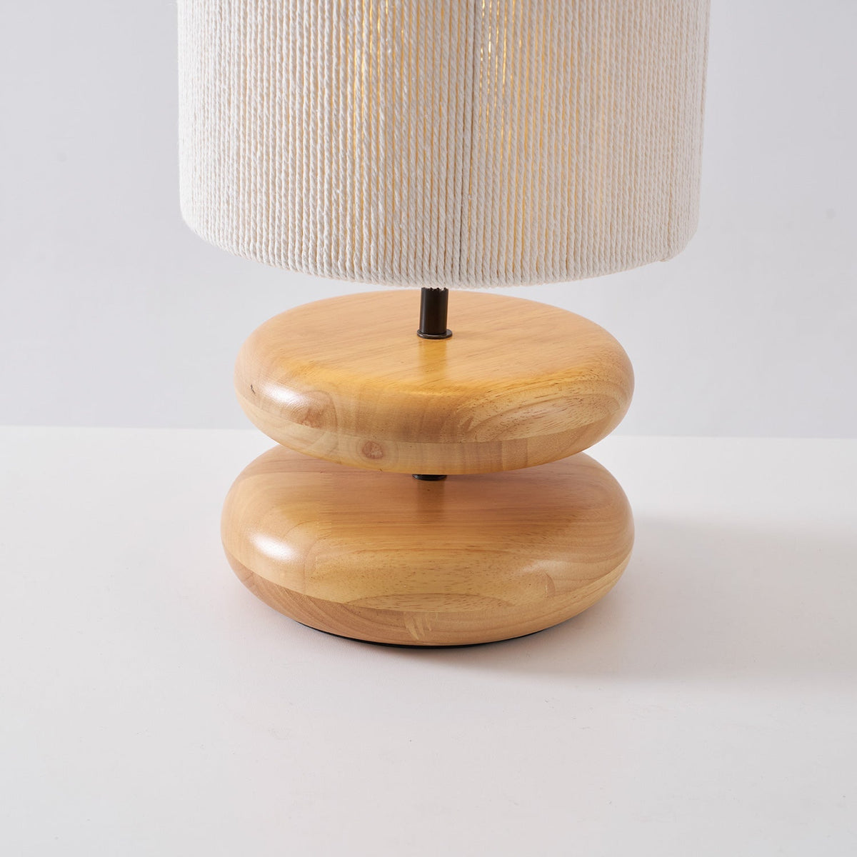 Lampada da tavolo moderna Marovo