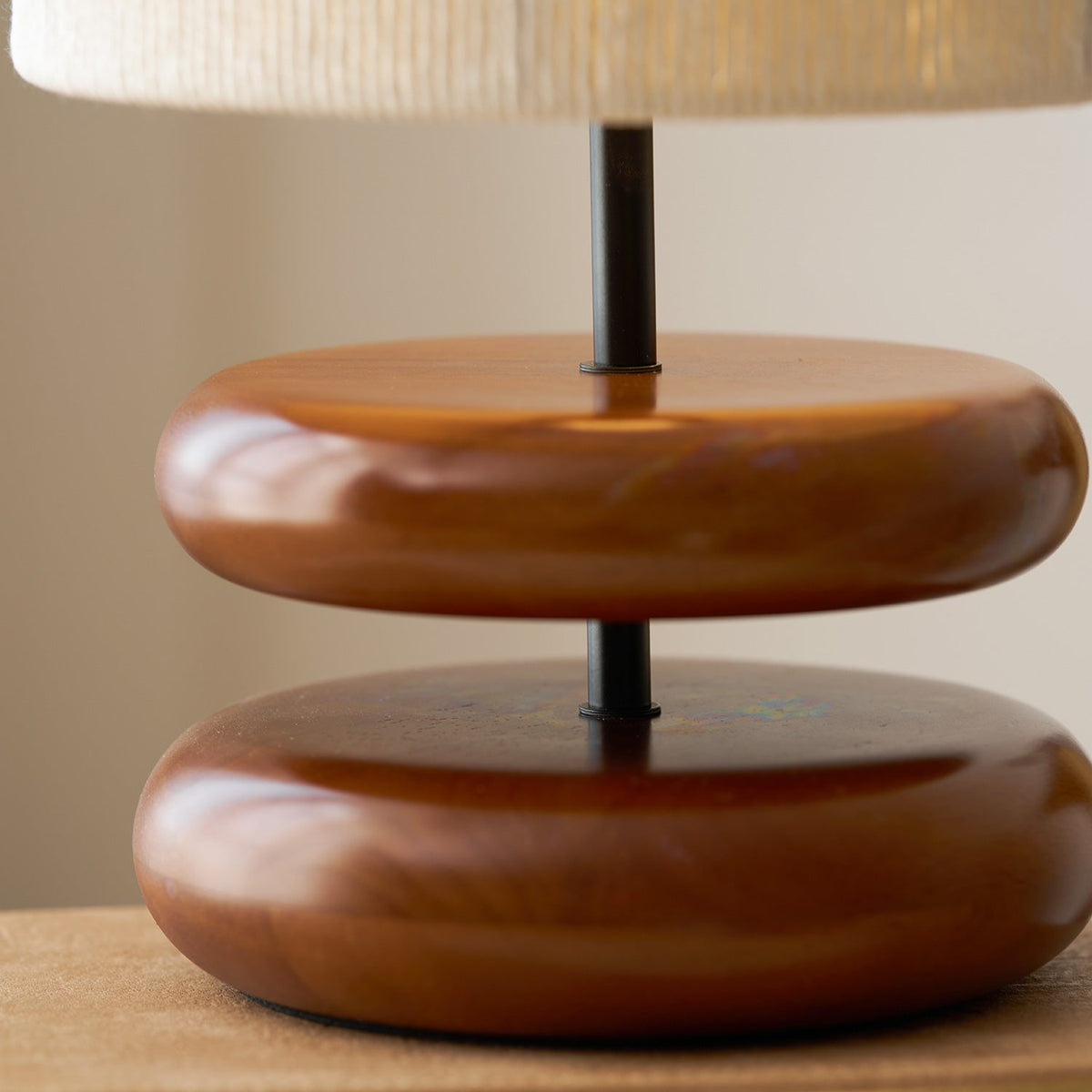 Lampada da tavolo moderna Marovo