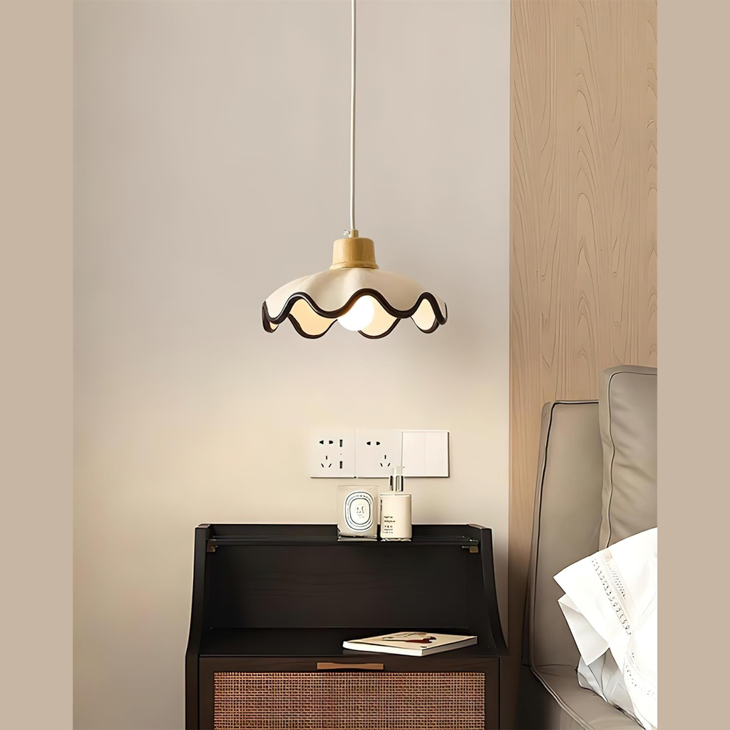 Lampada a sospensione ondulata Galinana