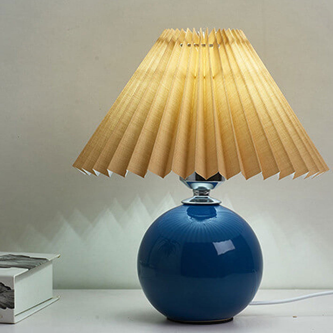 Lampada da tavolo vintage Pelenora
