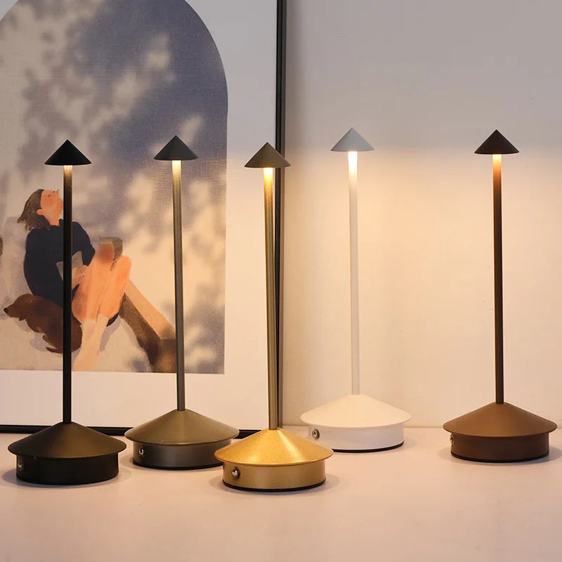 Lampada da tavolo conica Lumiana