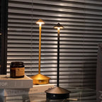 Lampada da tavolo conica Lumiana