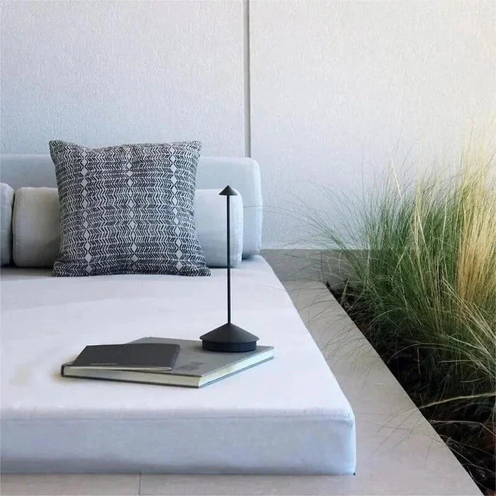 Lampada da tavolo conica Lumiana
