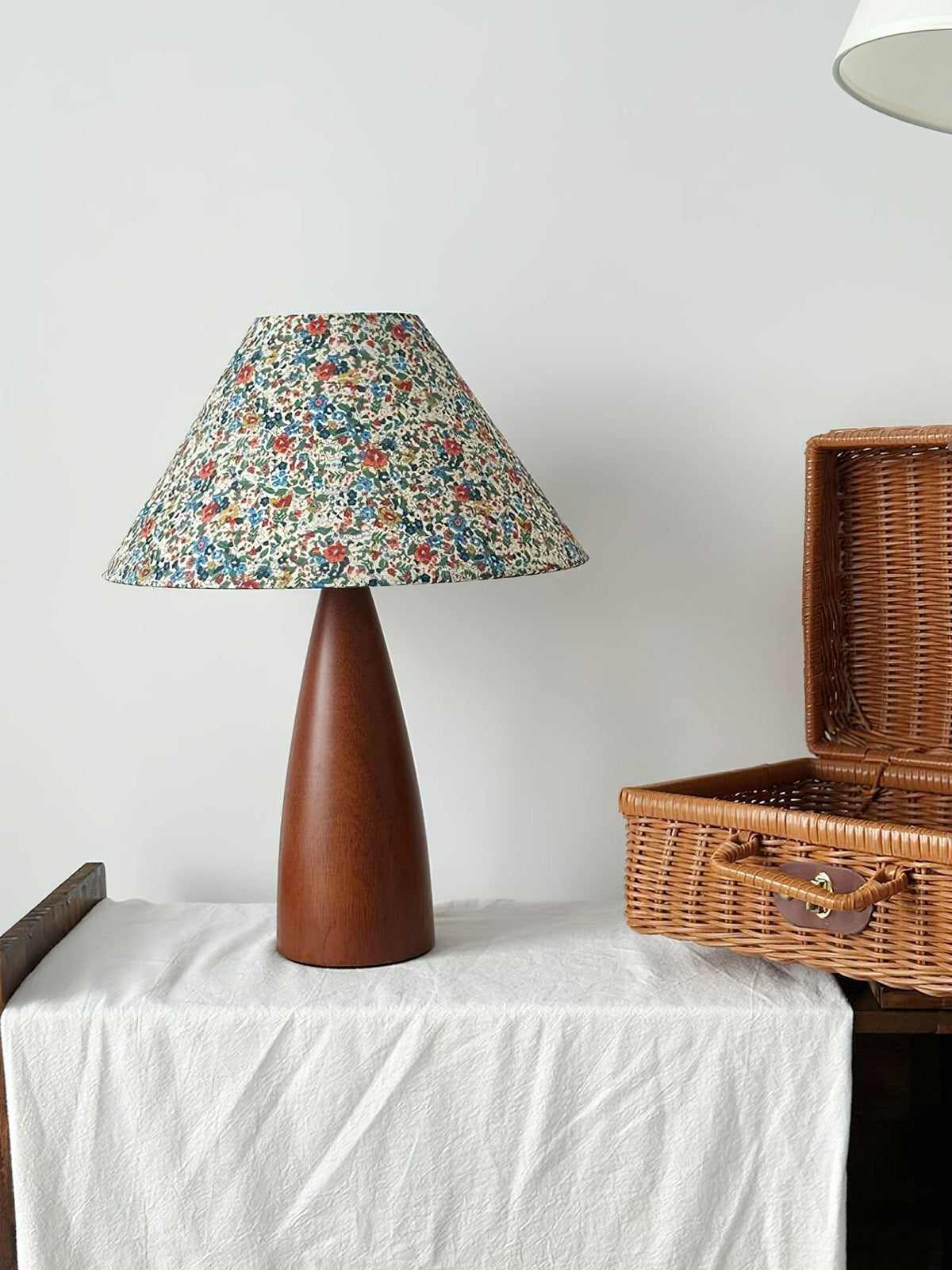 Amelia Blossom Table Lamp – detail 8