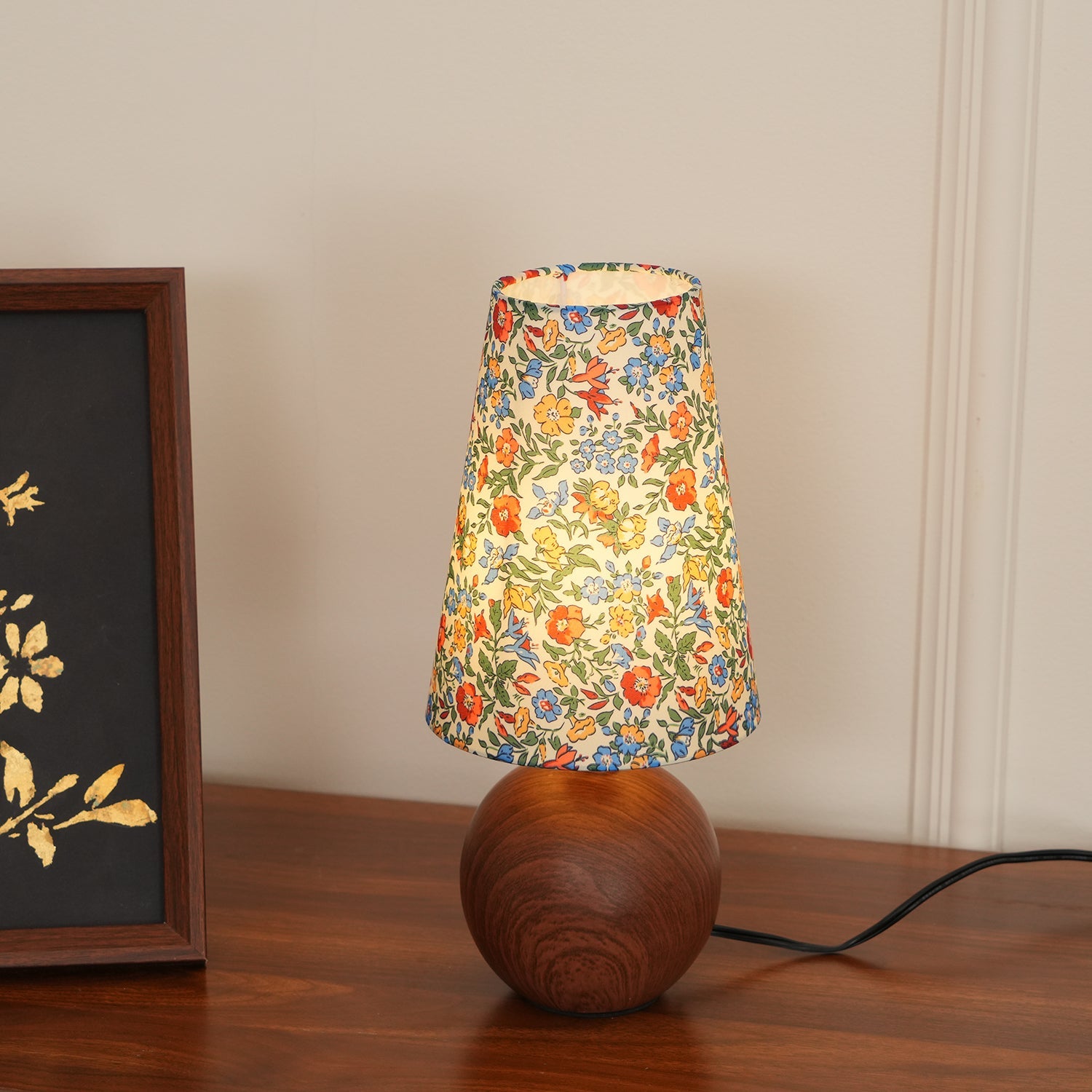 Lampada da tavolo floreale Ralinena