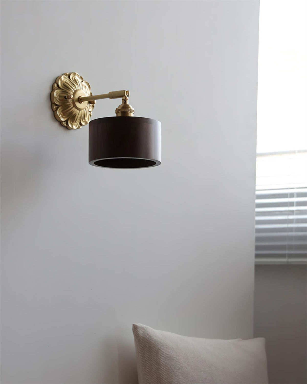 Anthemion Wall Lamp – detail 21