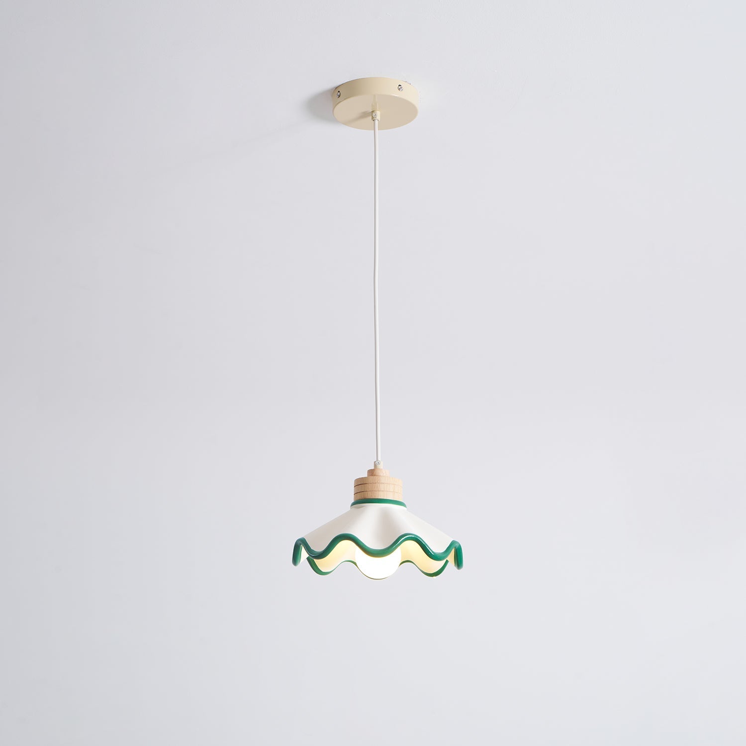 Lampada a sospensione ondulata Galinana