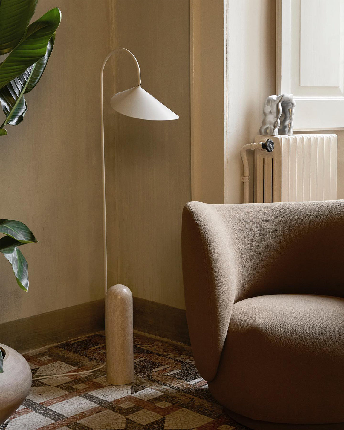 Lampada da terra minimalista Ilaleme