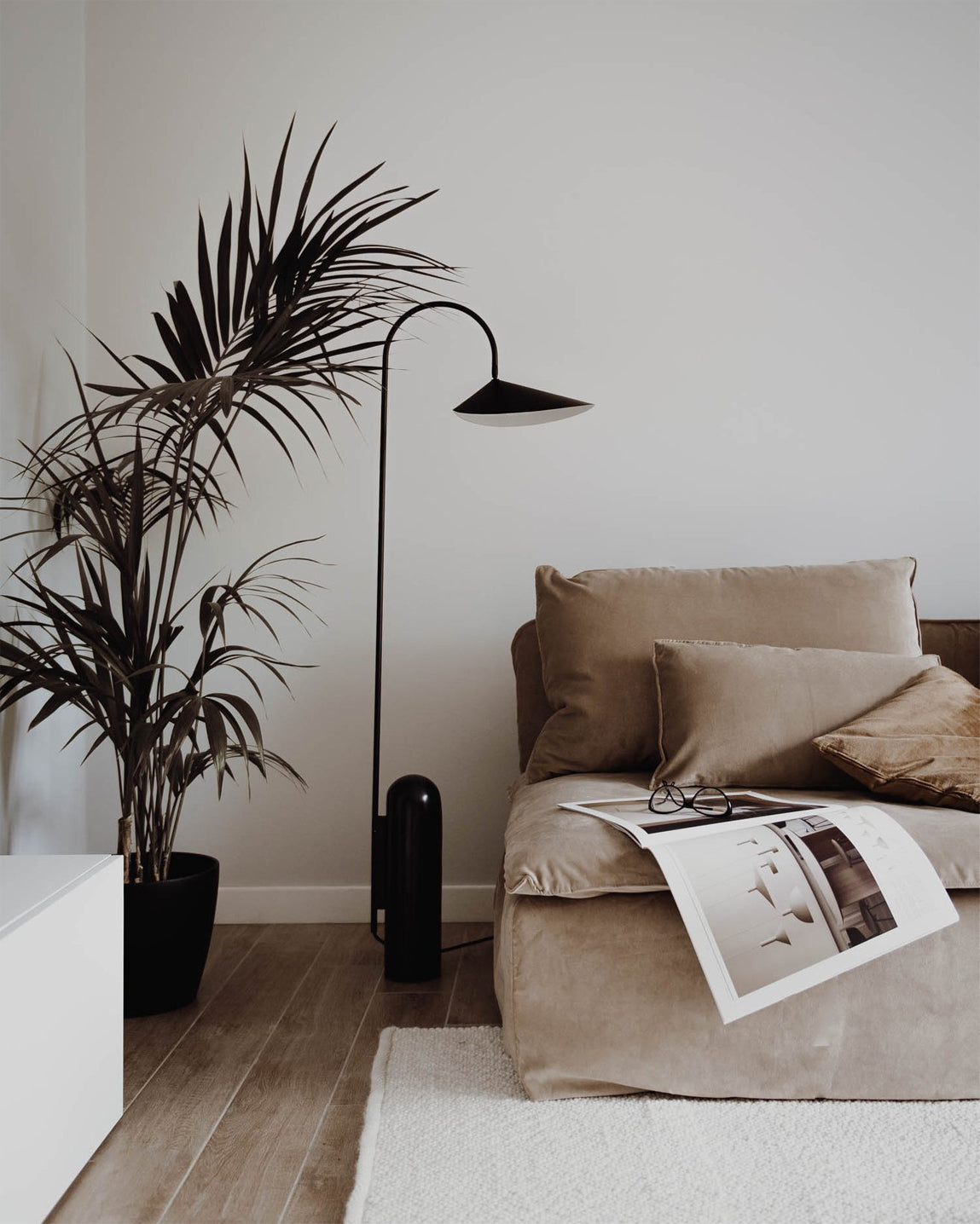 Lampada da terra minimalista Ilaleme