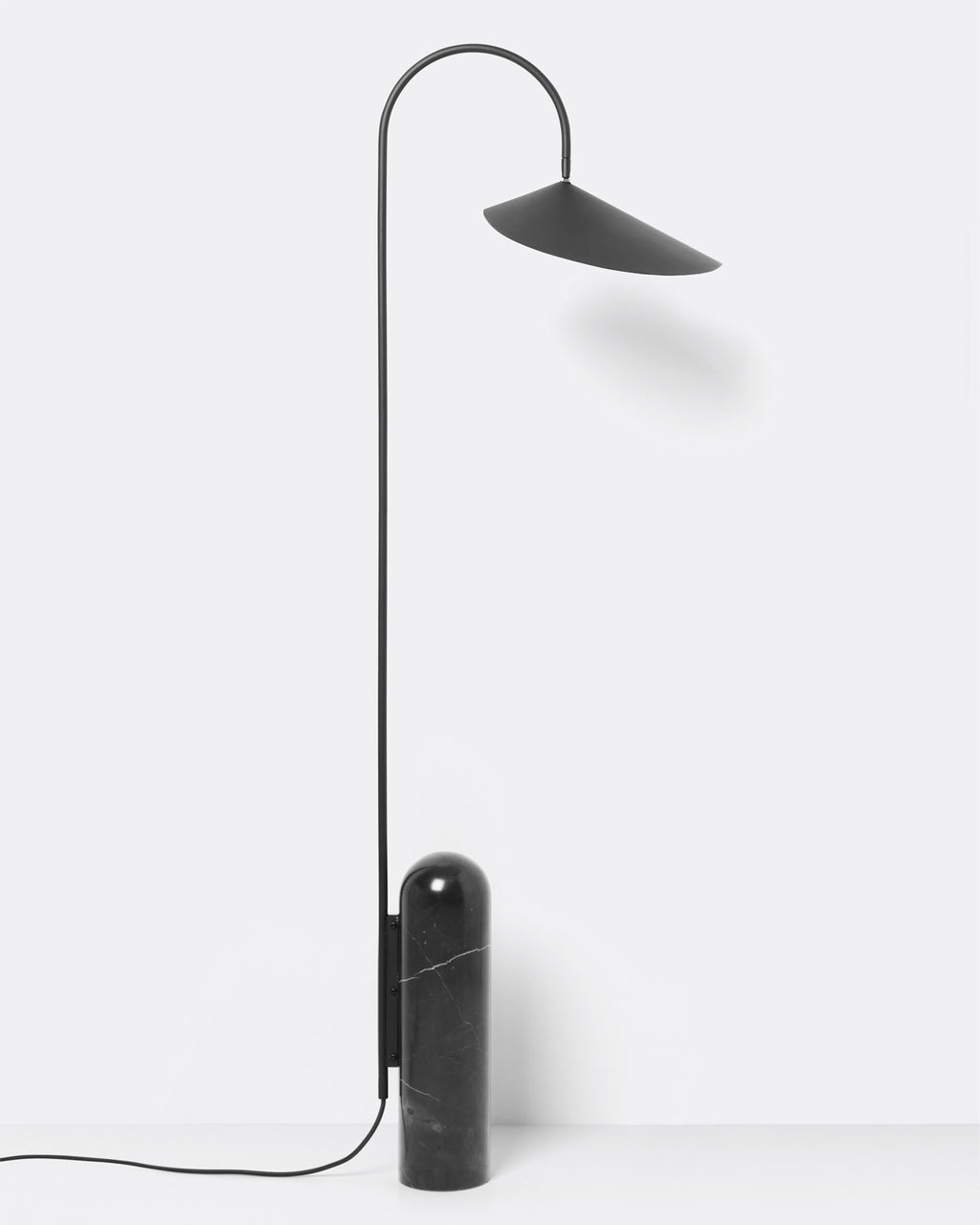 Lampada da terra minimalista Ilaleme