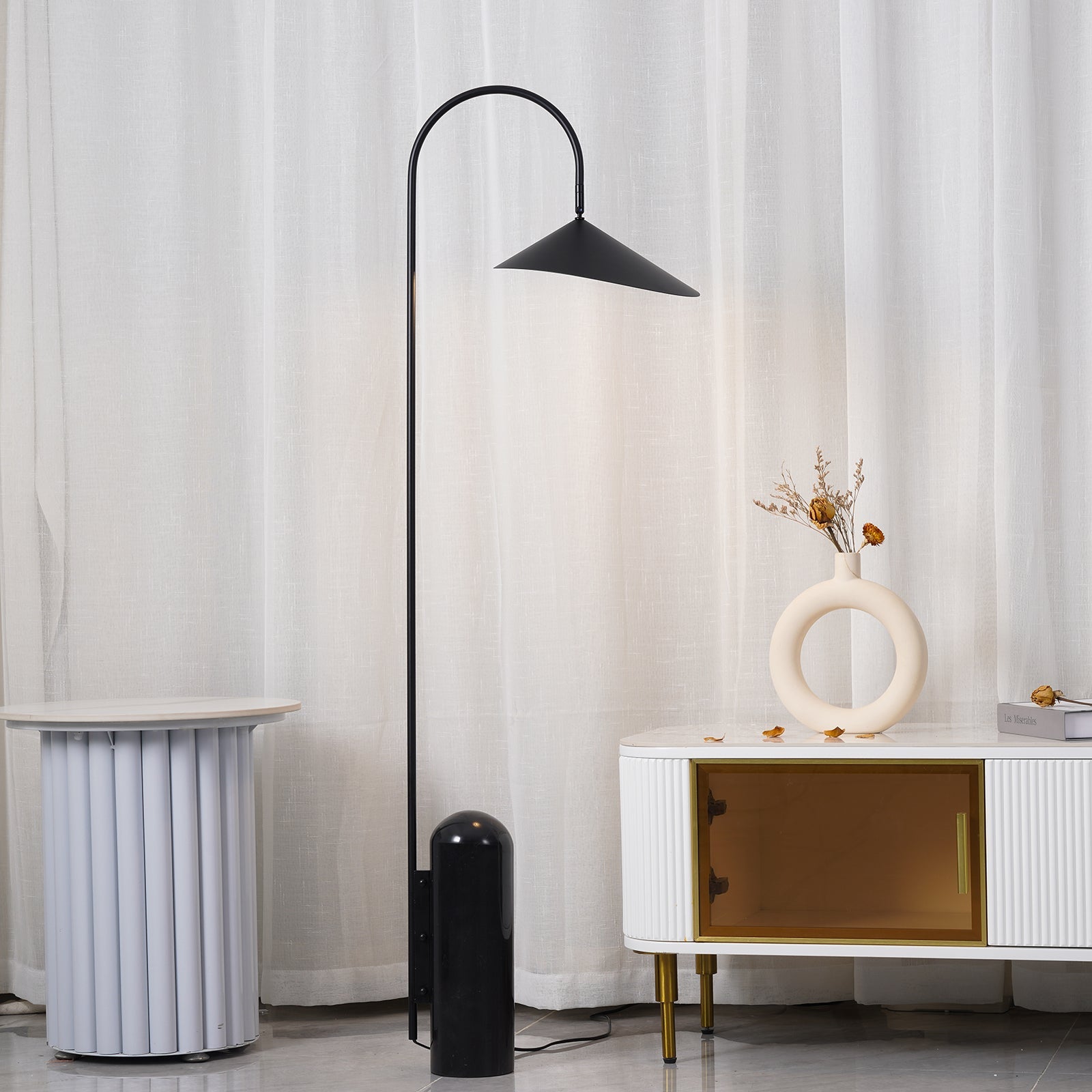 Lampada da terra minimalista Ilaleme