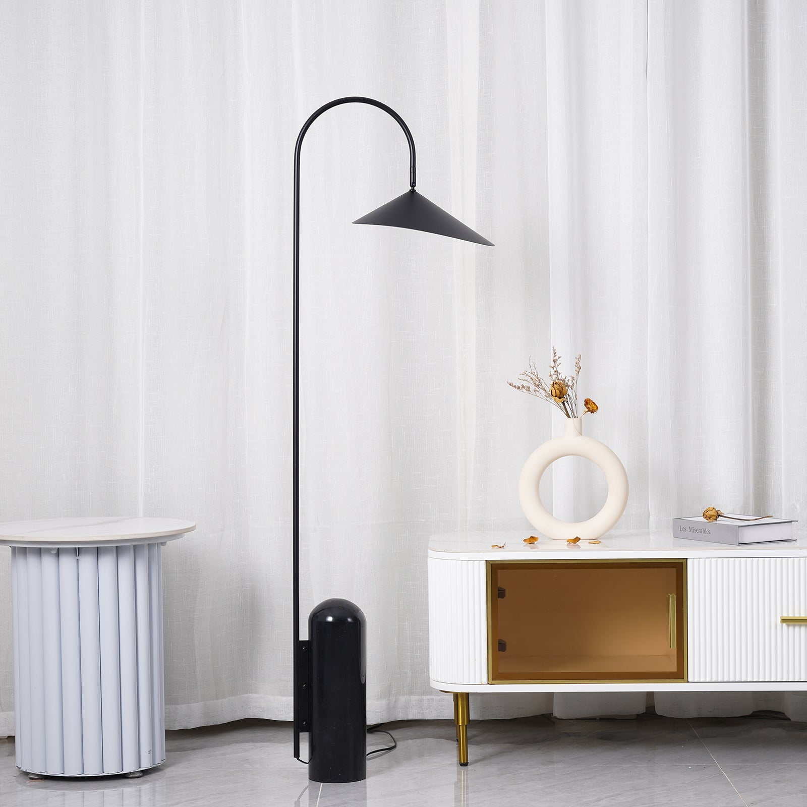 Lampada da terra minimalista Ilaleme