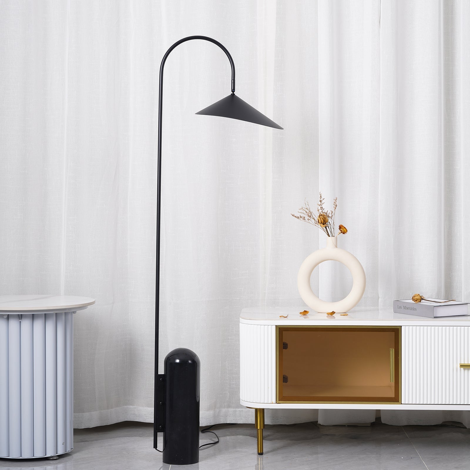 Lampada da terra minimalista Ilaleme