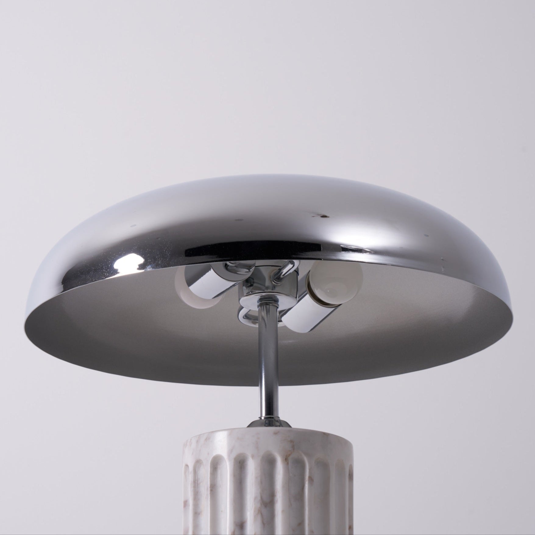Lampada da tavolo in marmo Dellon
