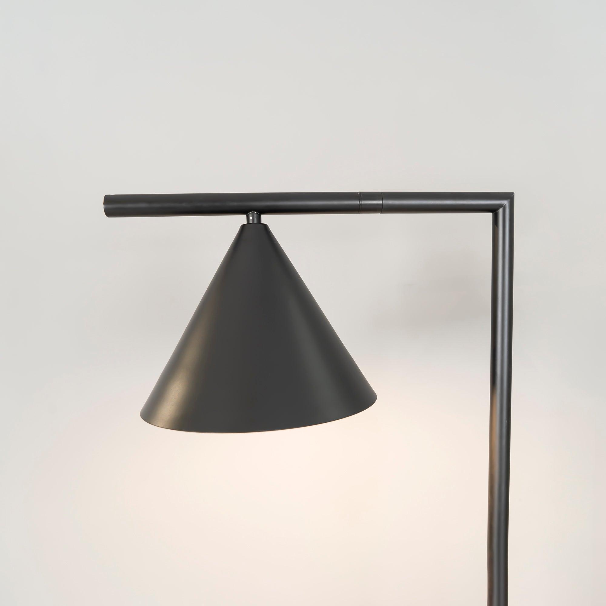 Lampada da terra conica Ariasa